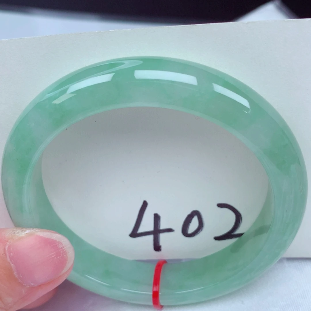 翡翠手镯未镶嵌翡翠