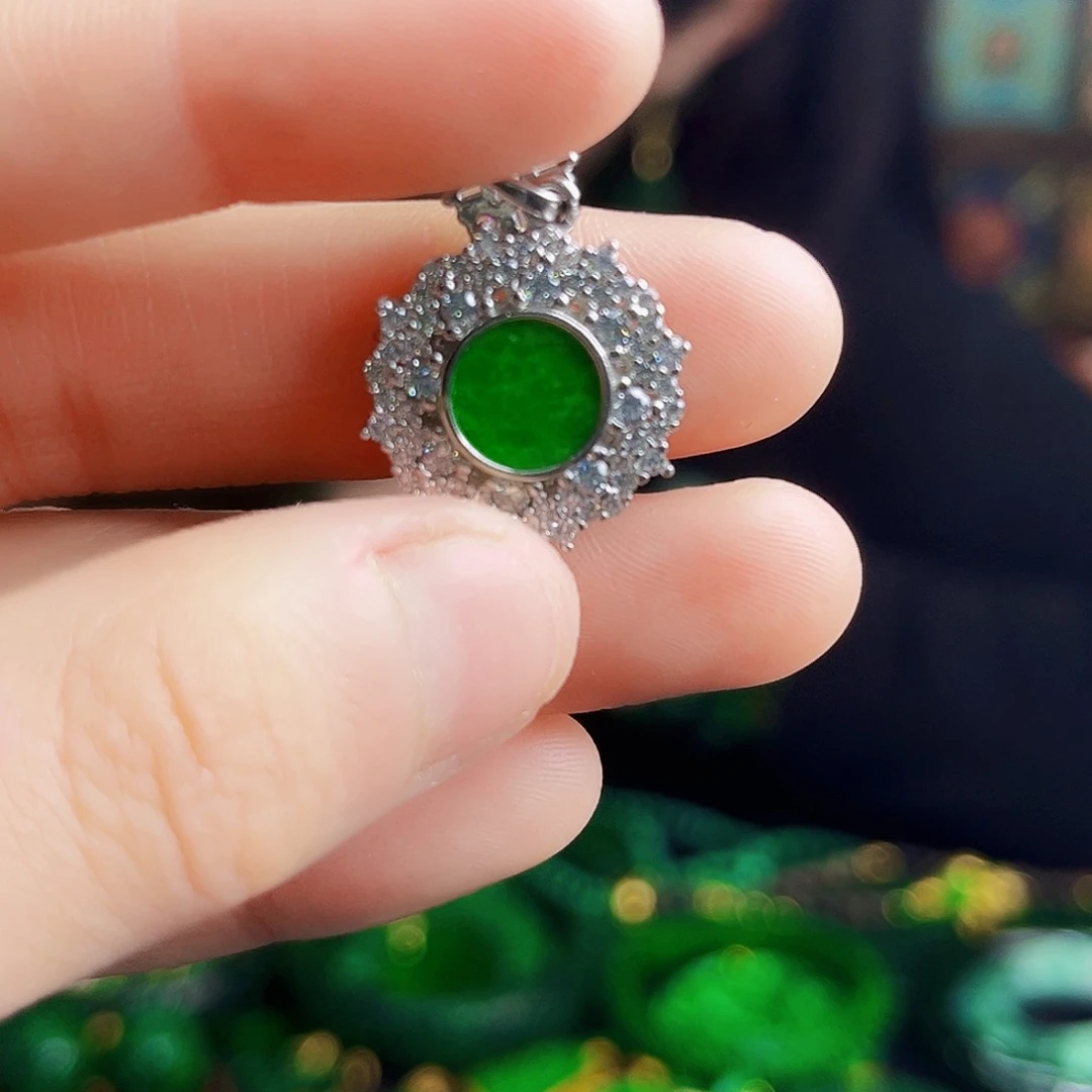 颈饰银S925镶嵌翡翠多样性