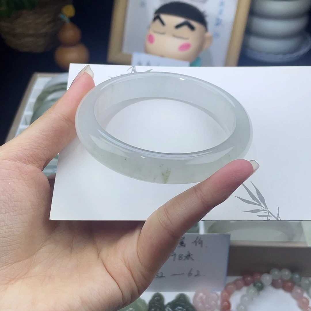 石英质玉（天山翠）未镶嵌手镯61.6圈口