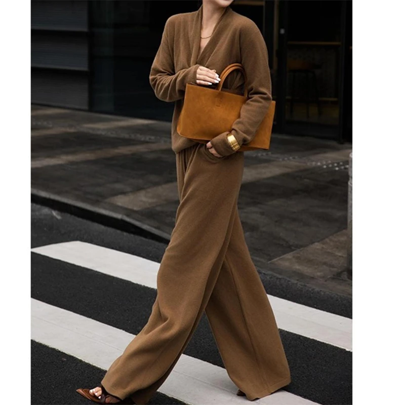 慵懒风v领毛衣套装女秋冬新款韩版宽松时尚气质针织阔腿裤两件套