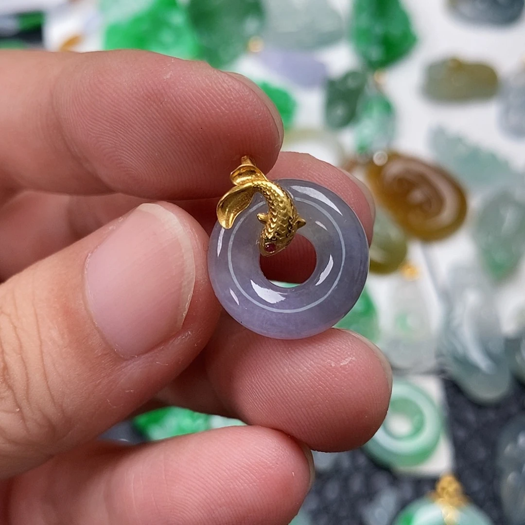 翡翠18K金镶嵌颈饰翡翠