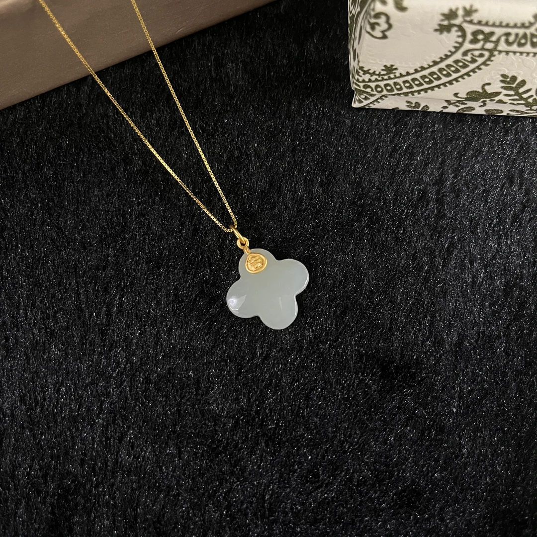 和田玉四叶草幸运草吊坠镶嵌S925银扣精致百搭简约 气质不含链