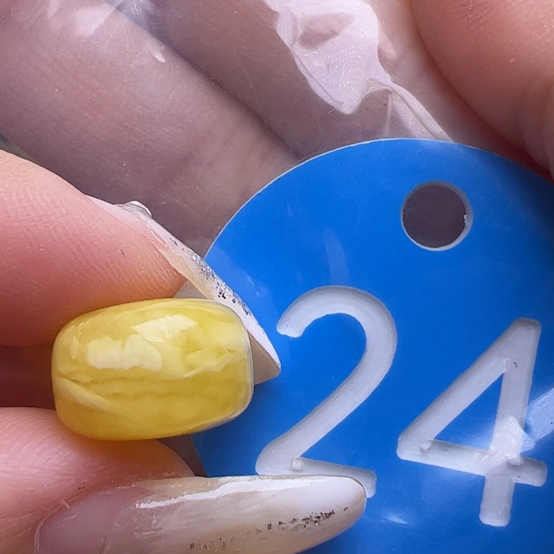 未镶嵌蜜蜡裸石12.8mm墩子