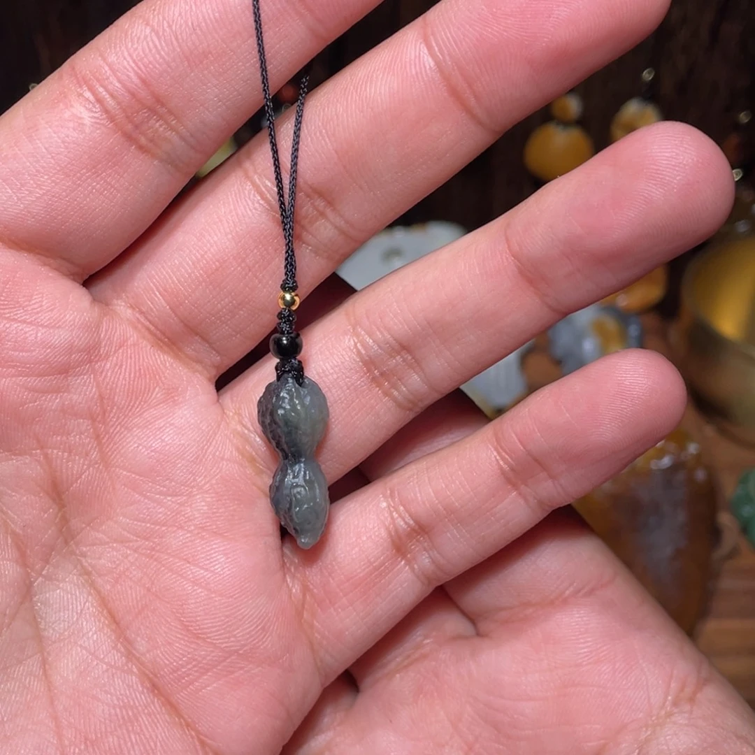 和田玉未镶嵌车挂