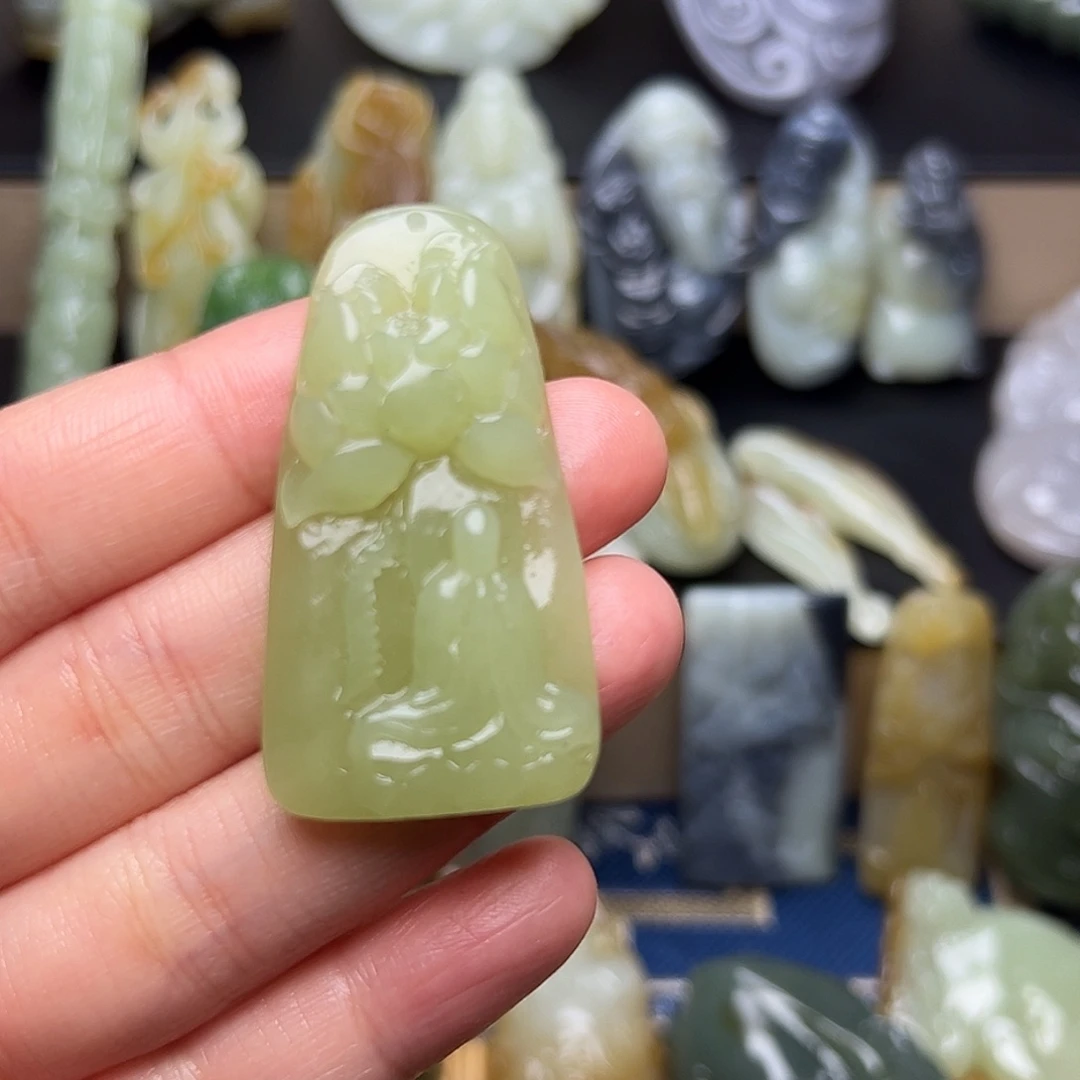 和田玉未镶嵌挂件