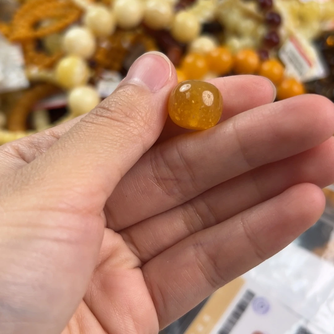 琥珀未镶嵌珠宝奇石