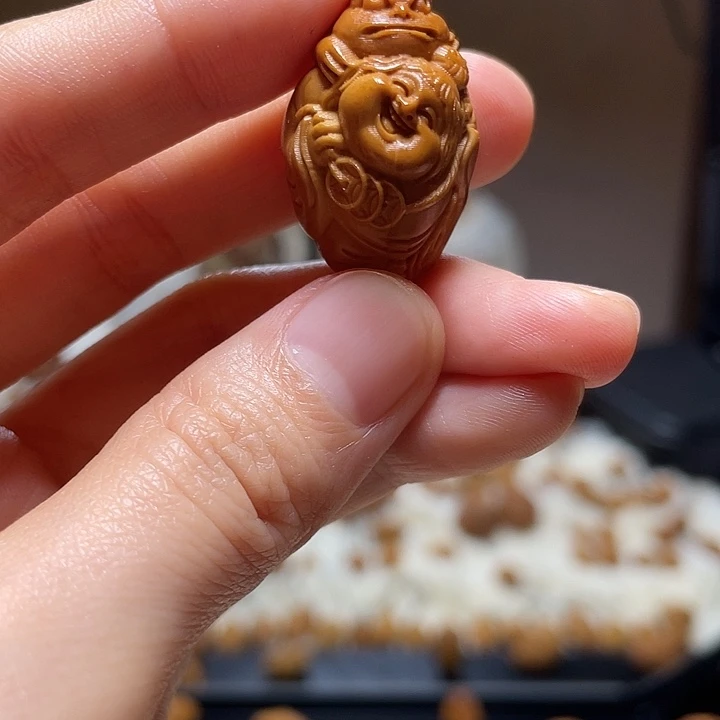 吊坠橄榄核刘海金蟾