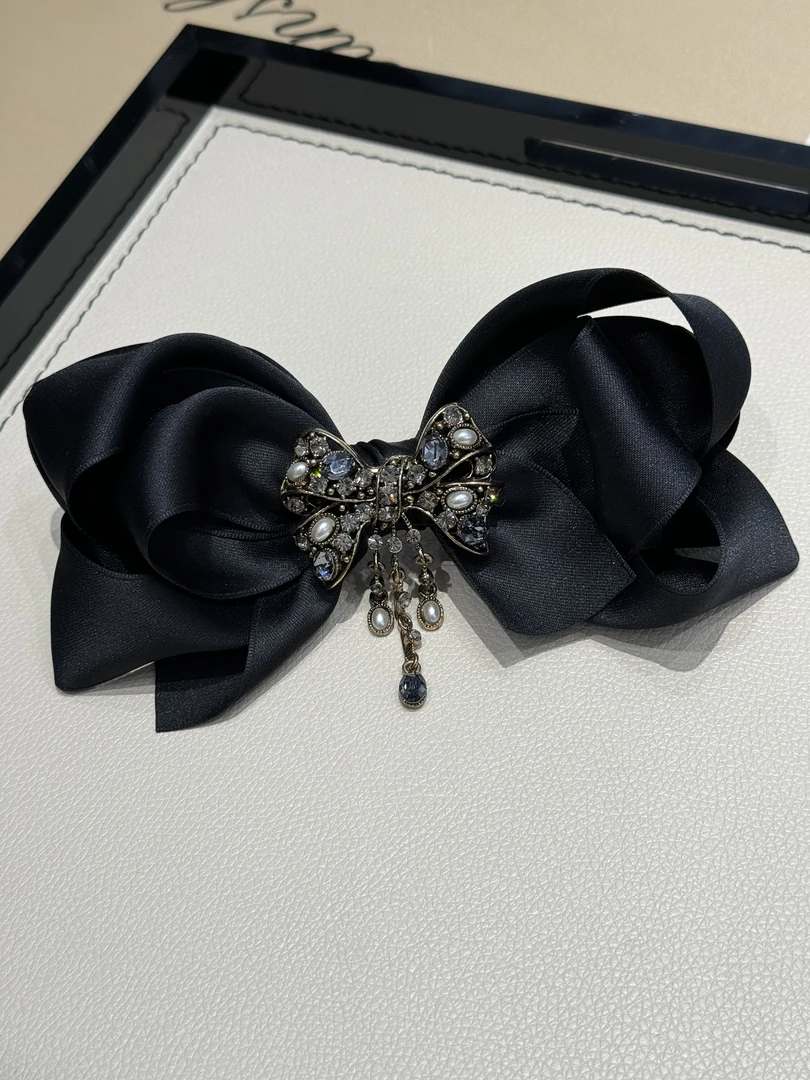 伊伊韩国2025新款贵妇家 施华洛水水满镶蝴蝶结时尚发夹气质手工