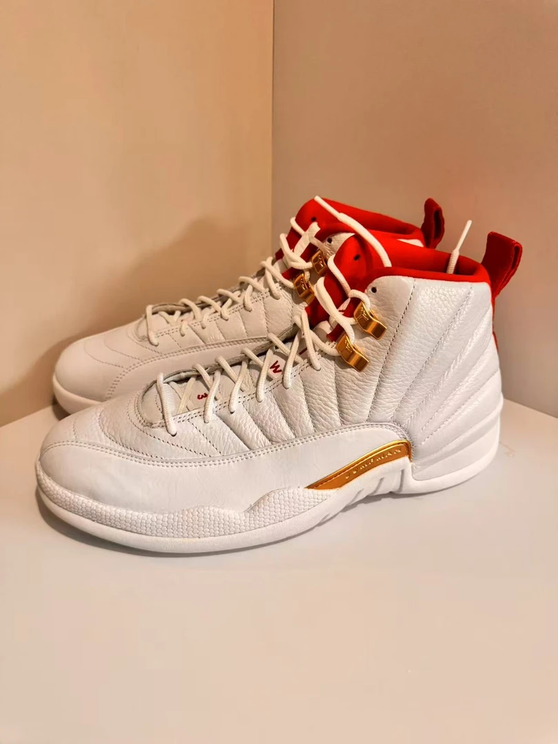 nike AJ12白金 37.5码 全新原盒 505号