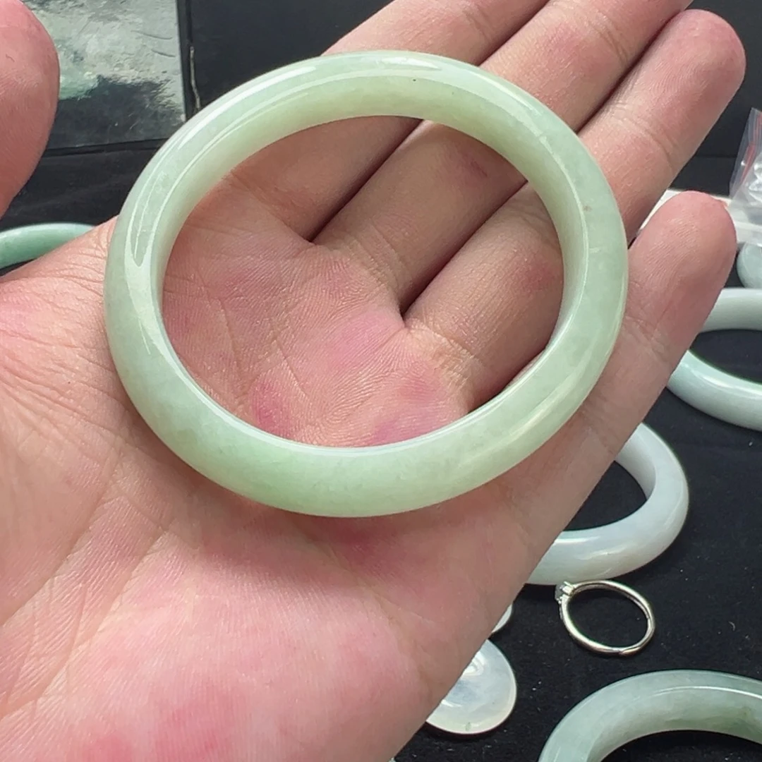 翡翠手镯未镶嵌53甜绿贵妃