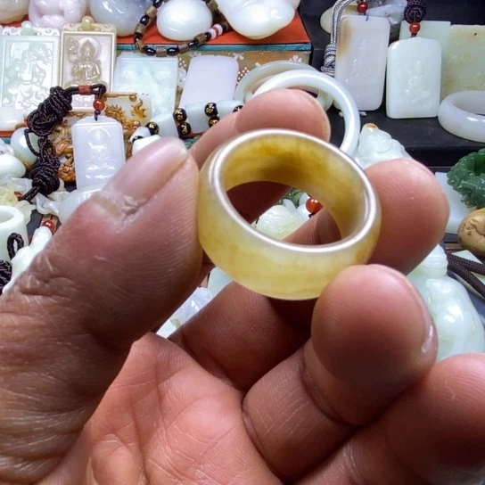 未镶嵌和田玉（糖玉）车挂