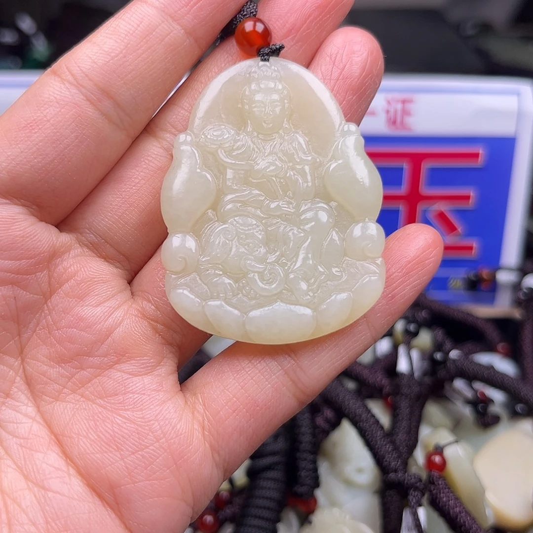 颈饰未镶嵌和田玉