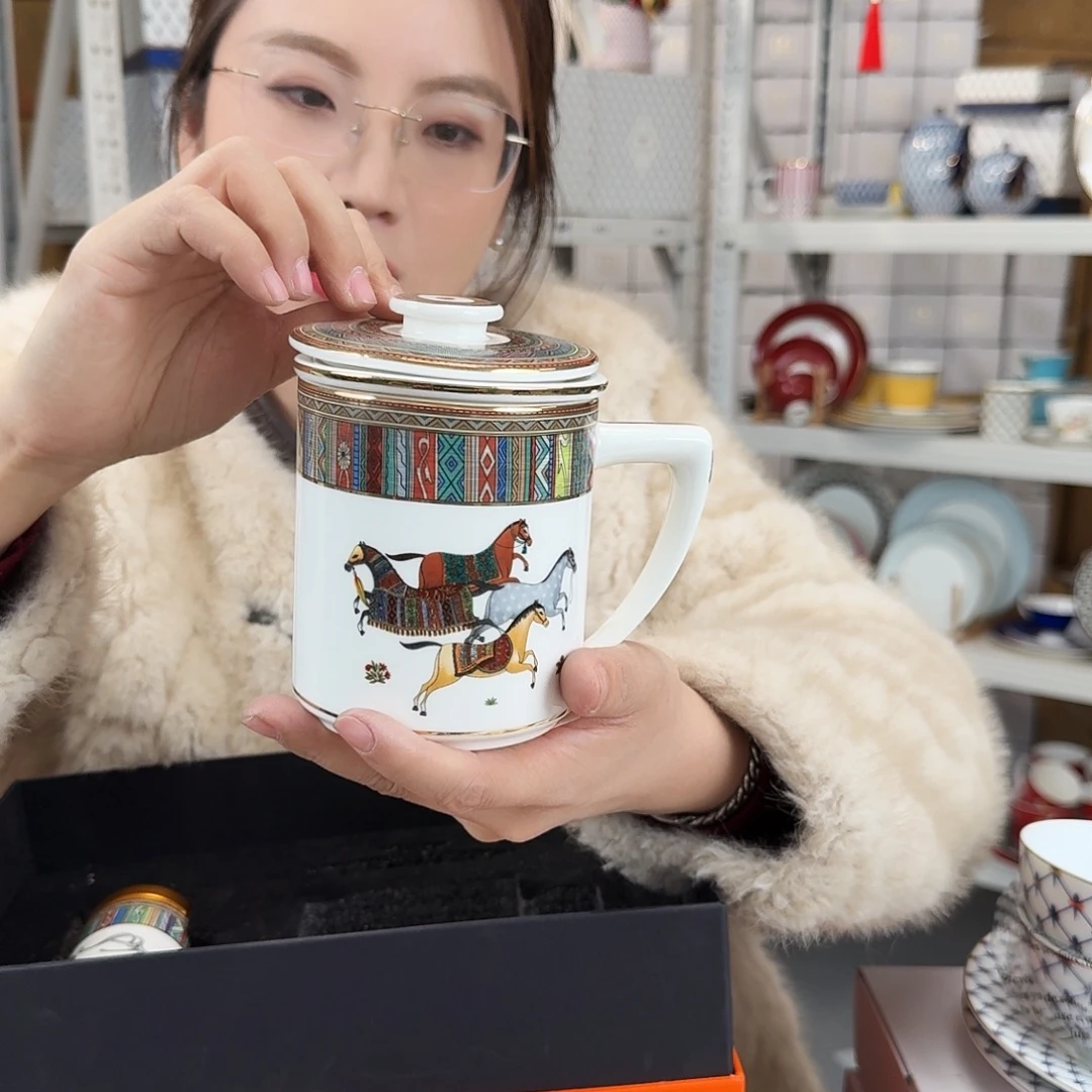 骨瓷高骨马克杯礼盒一套顺丰