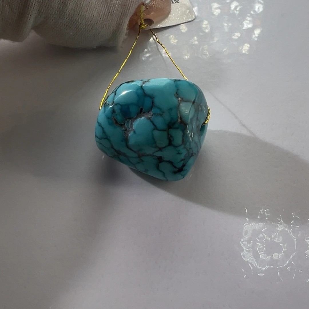 绿松石未镶嵌挂件