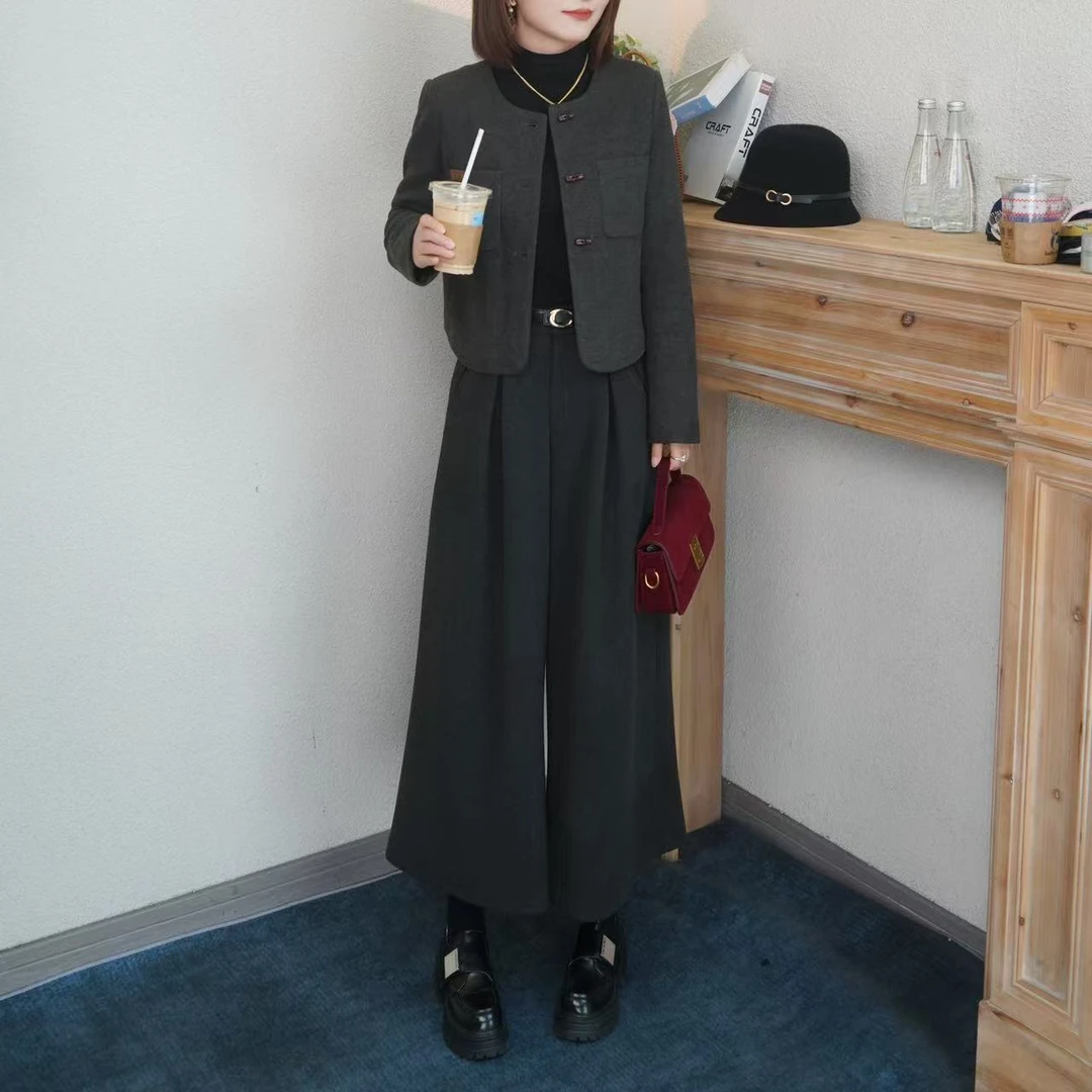 时尚套装秋冬新款女小香风加棉外套+裤裙两件套