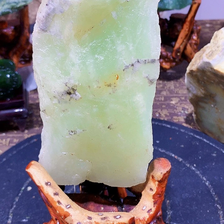 未镶嵌蛇纹石玉珠宝奇石