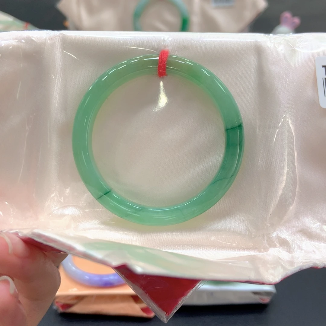 翡翠未镶嵌手镯25