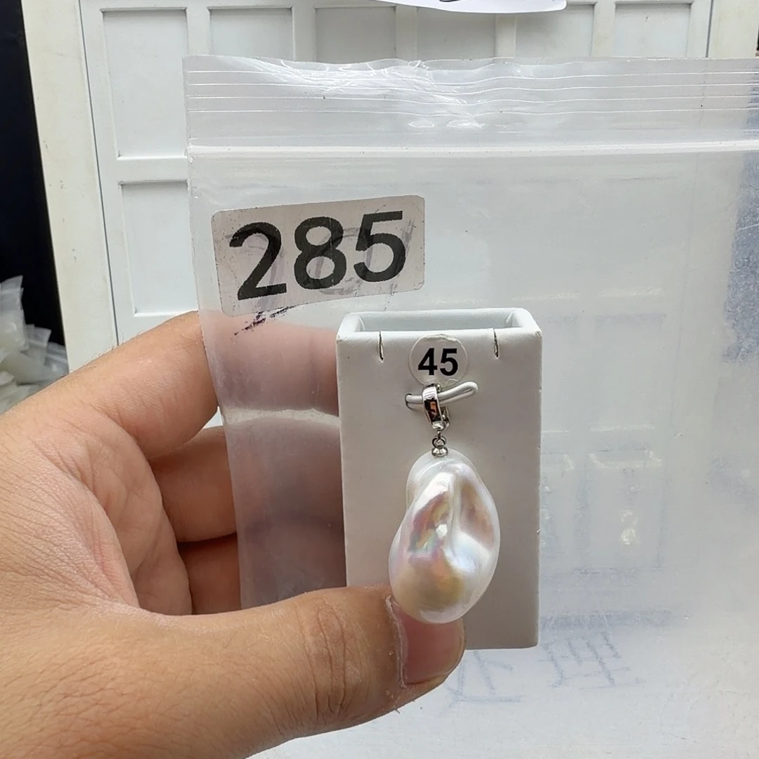 淡水珍珠颈饰合金