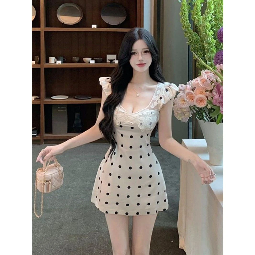 波点短袖连衣裙女2025夏季新款显瘦v领短裙蕾丝拼接收腰包臀裙子