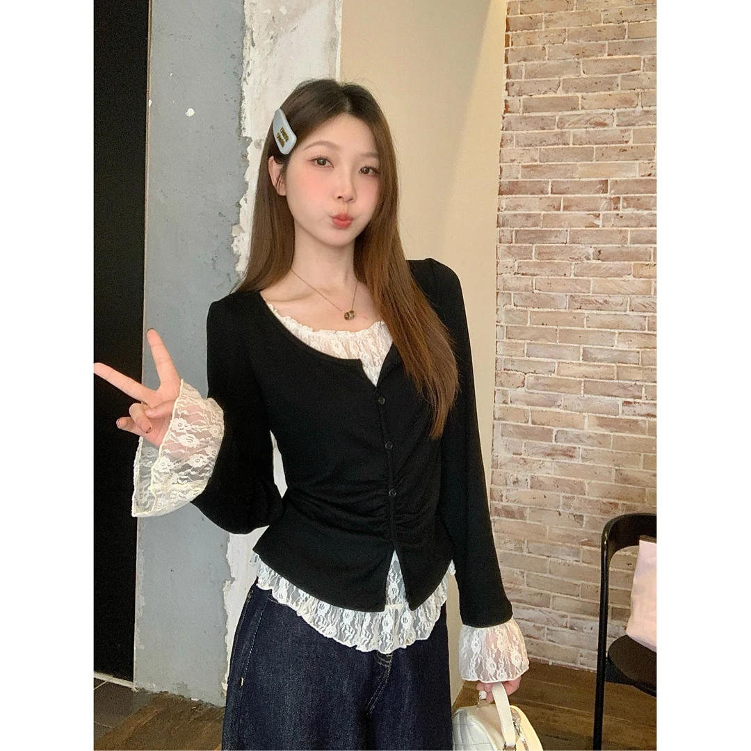 【现货】大码黑色假两件长袖t恤女秋季显瘦打底衫蕾丝拼接上衣25020