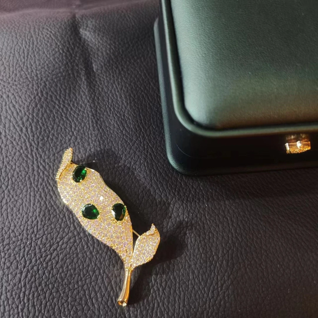 0936黄色树叶胸针