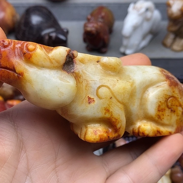 未镶嵌蛇纹石玉颈饰
