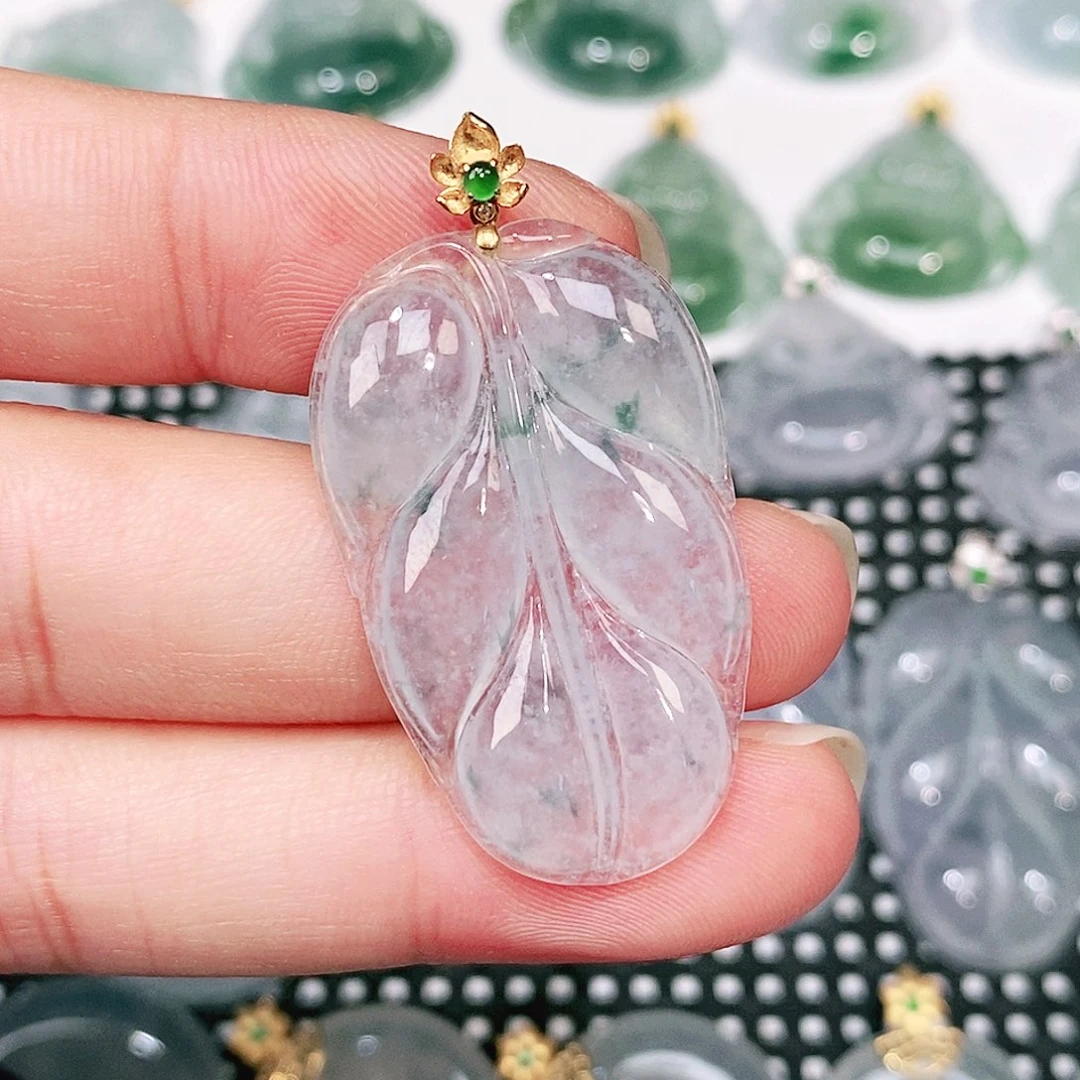 颈饰18K金镶嵌翡翠