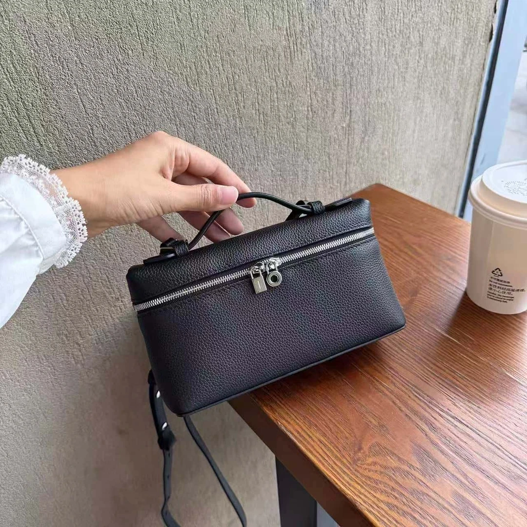 颜值担当~头层荔枝纹牛皮黑色小方包斜跨手提饭盒包