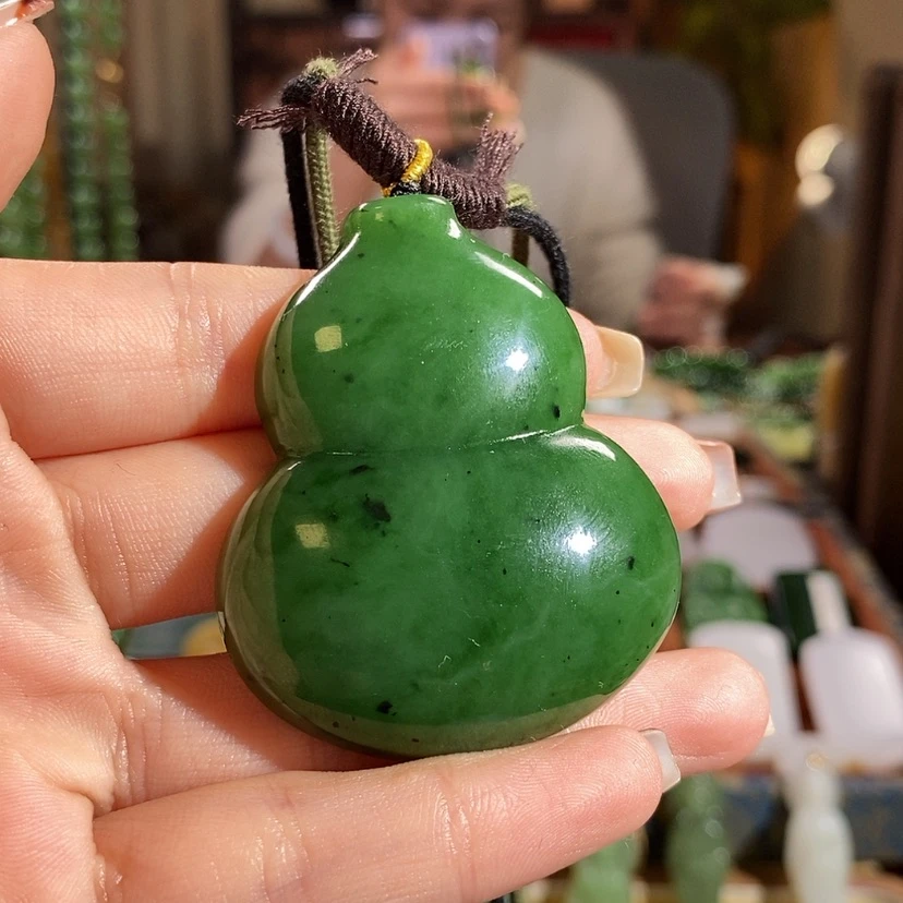 【闪购商品】吊坠(赠链)未镶嵌和田玉