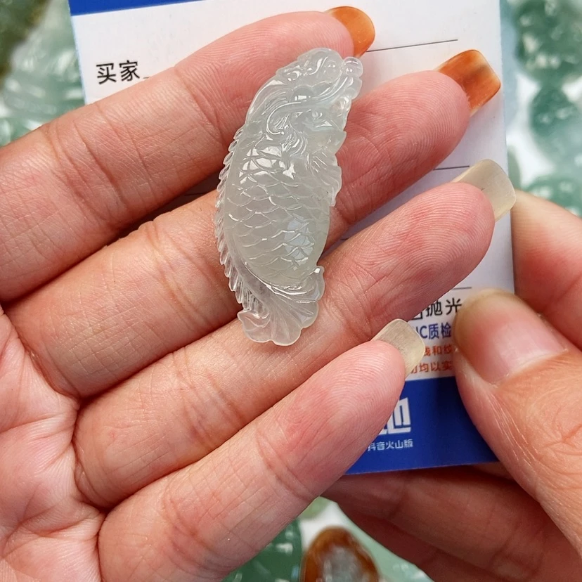 【闪购商品】翡翠颈饰未镶嵌龙鱼