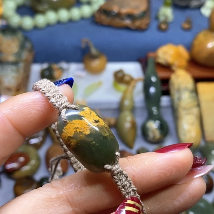 岫岩河磨玉（透闪石质玉）手排未镶嵌