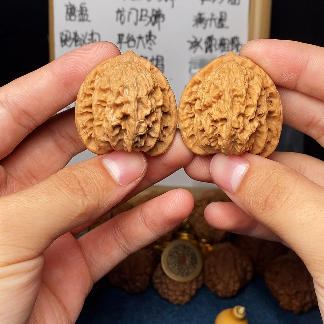 手串文玩核桃霞云岭