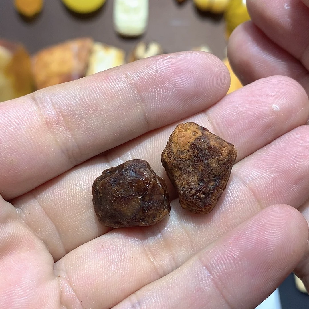 缪***e定制琥珀蜜蜡原石定制