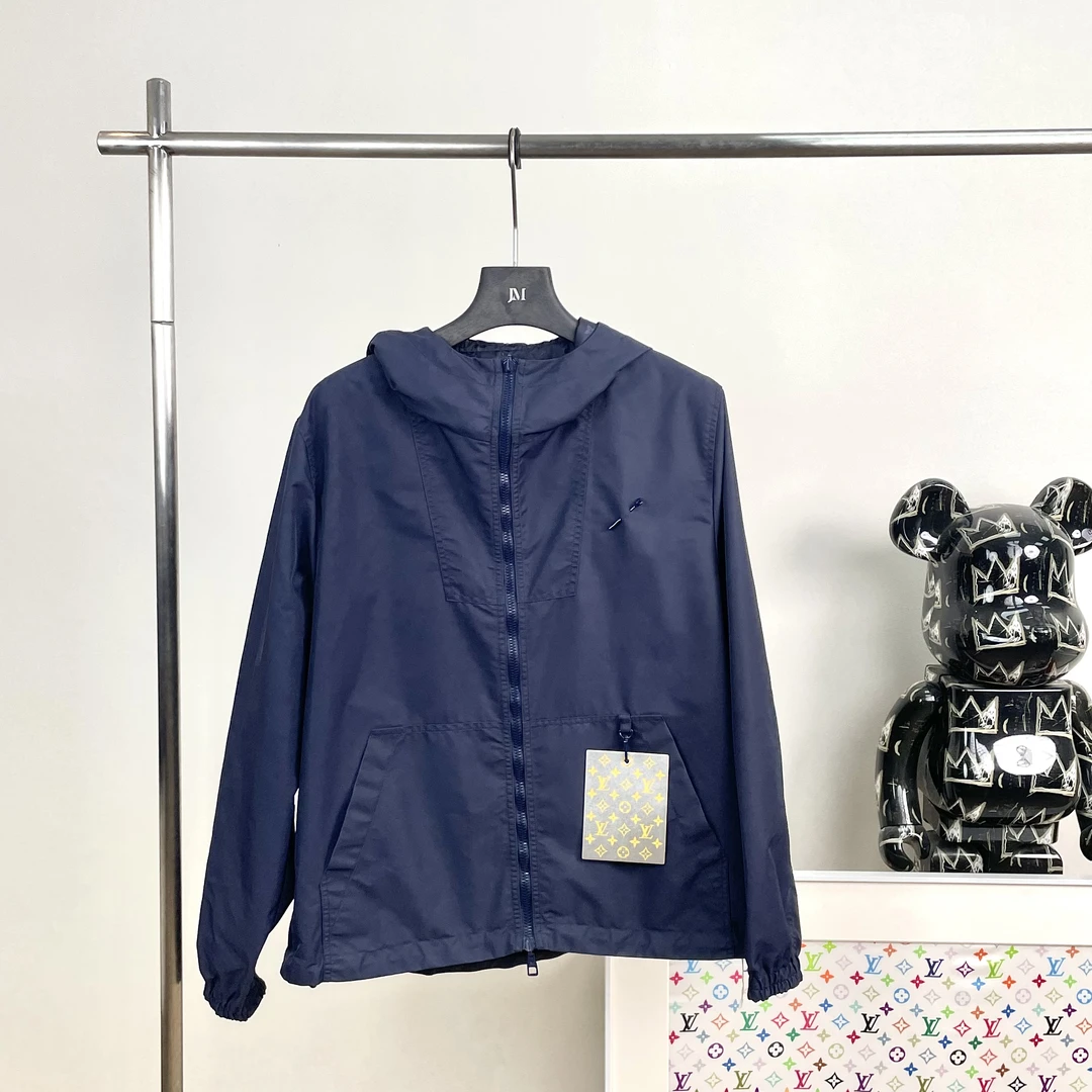 未使用 LouisVuitton/路易威登 3999/满印双面防风休闲连帽外套