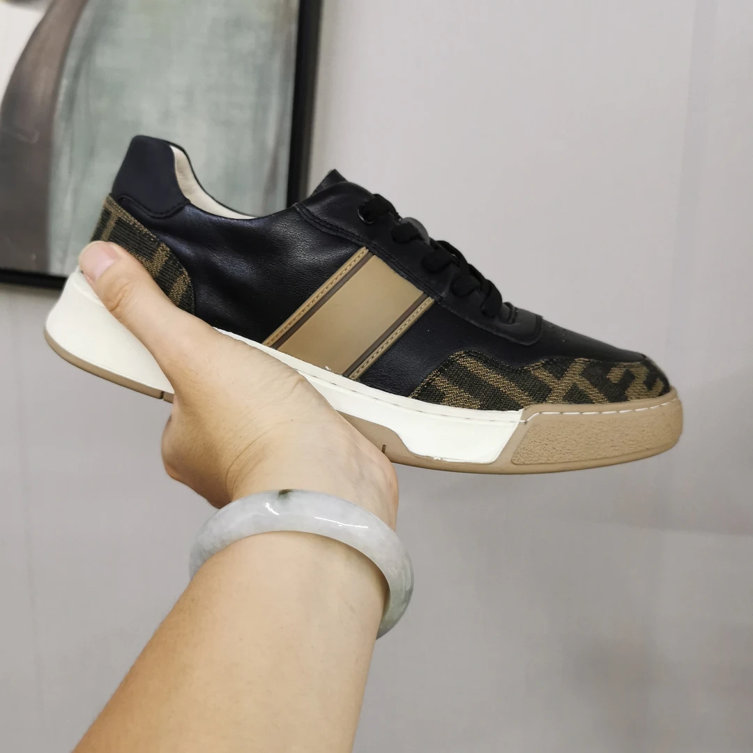 132黑色牛皮休闲鞋品牌好鞋