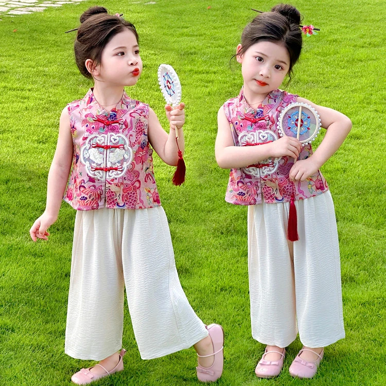 小女孩夏季新款新中式套装时尚洋气锦鲤刺绣盘扣背心阔腿裤两件套