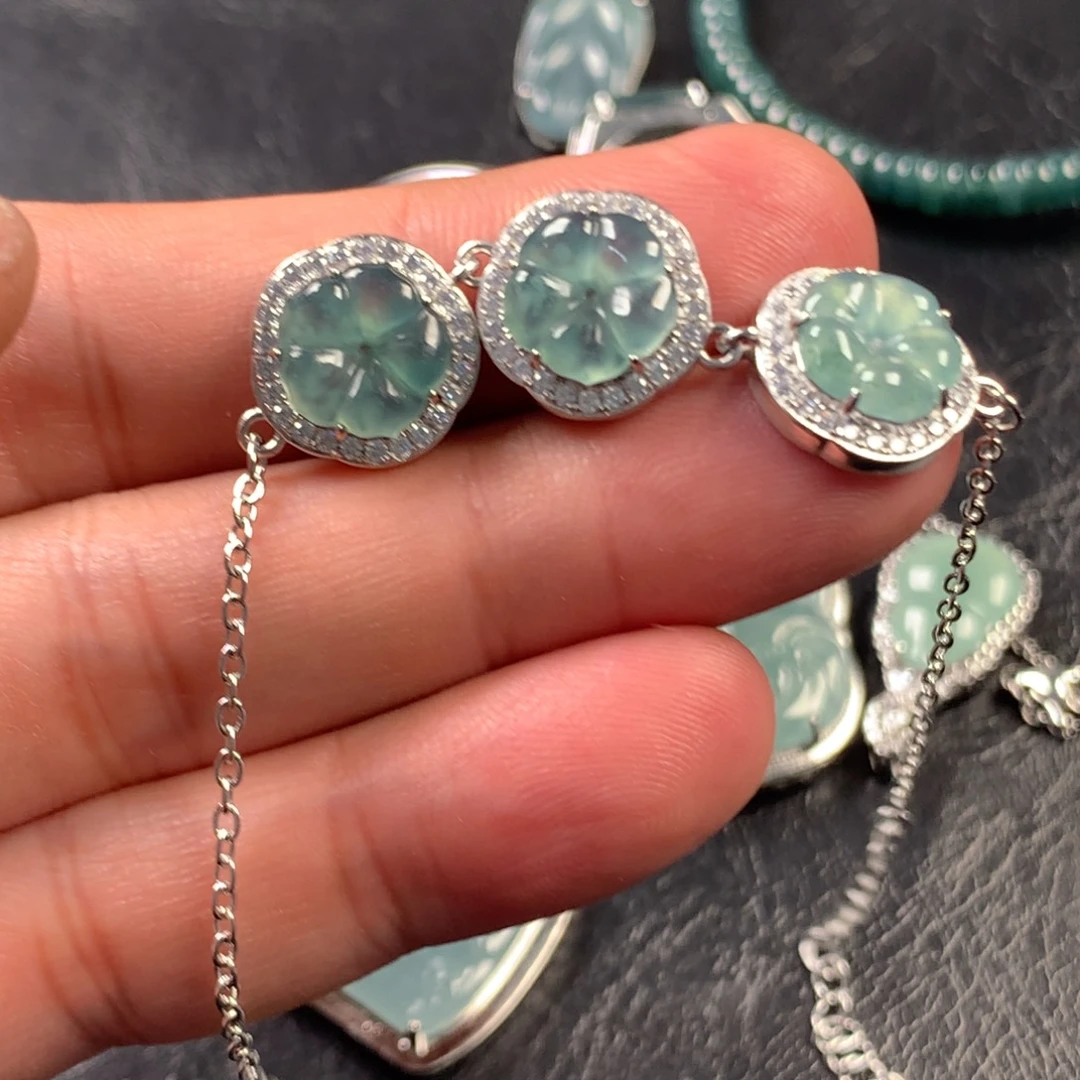 翡翠未镶嵌颈饰有钱花手链