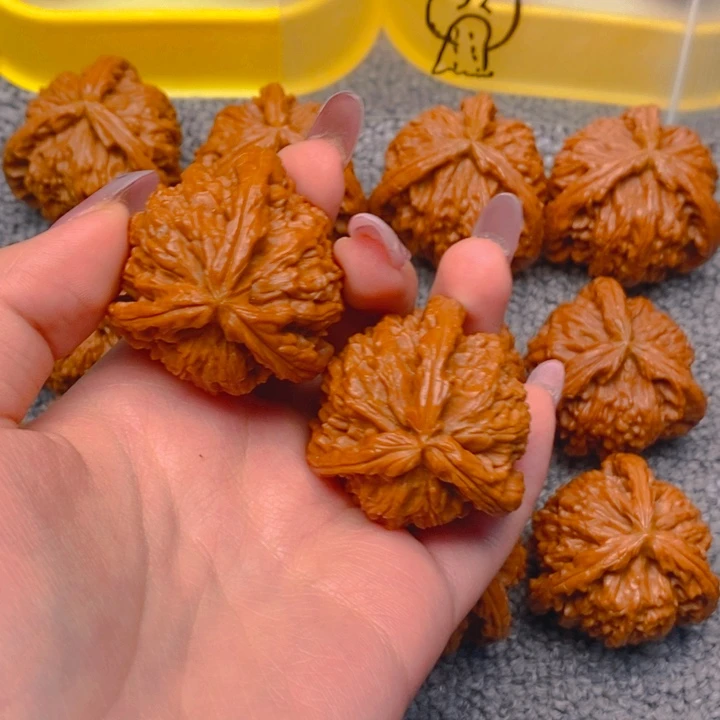 吃***生吊坠文玩核桃核桃