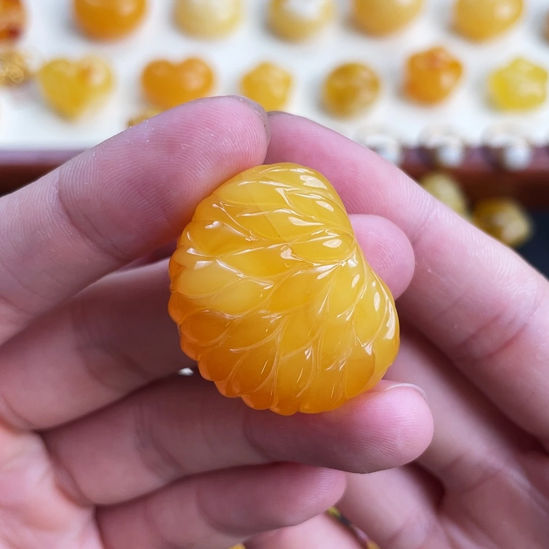 琥珀未镶嵌珠宝奇石