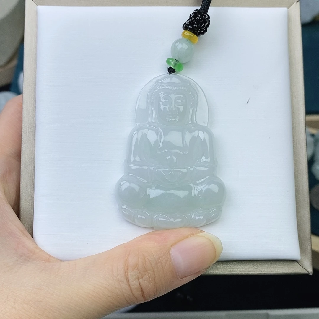 翡翠未镶嵌颈饰观音