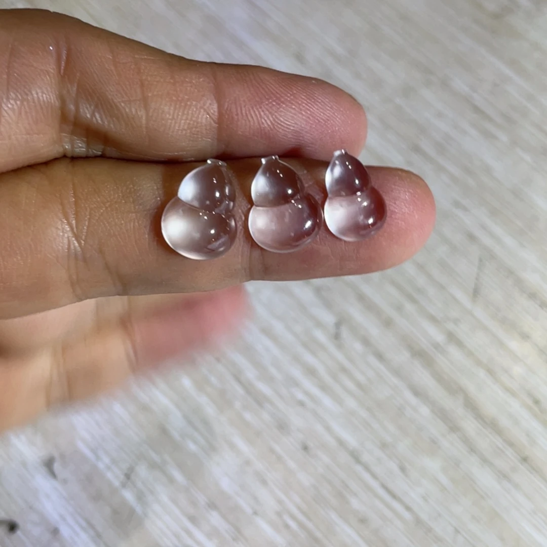 翡翠未镶嵌颈饰葫芦