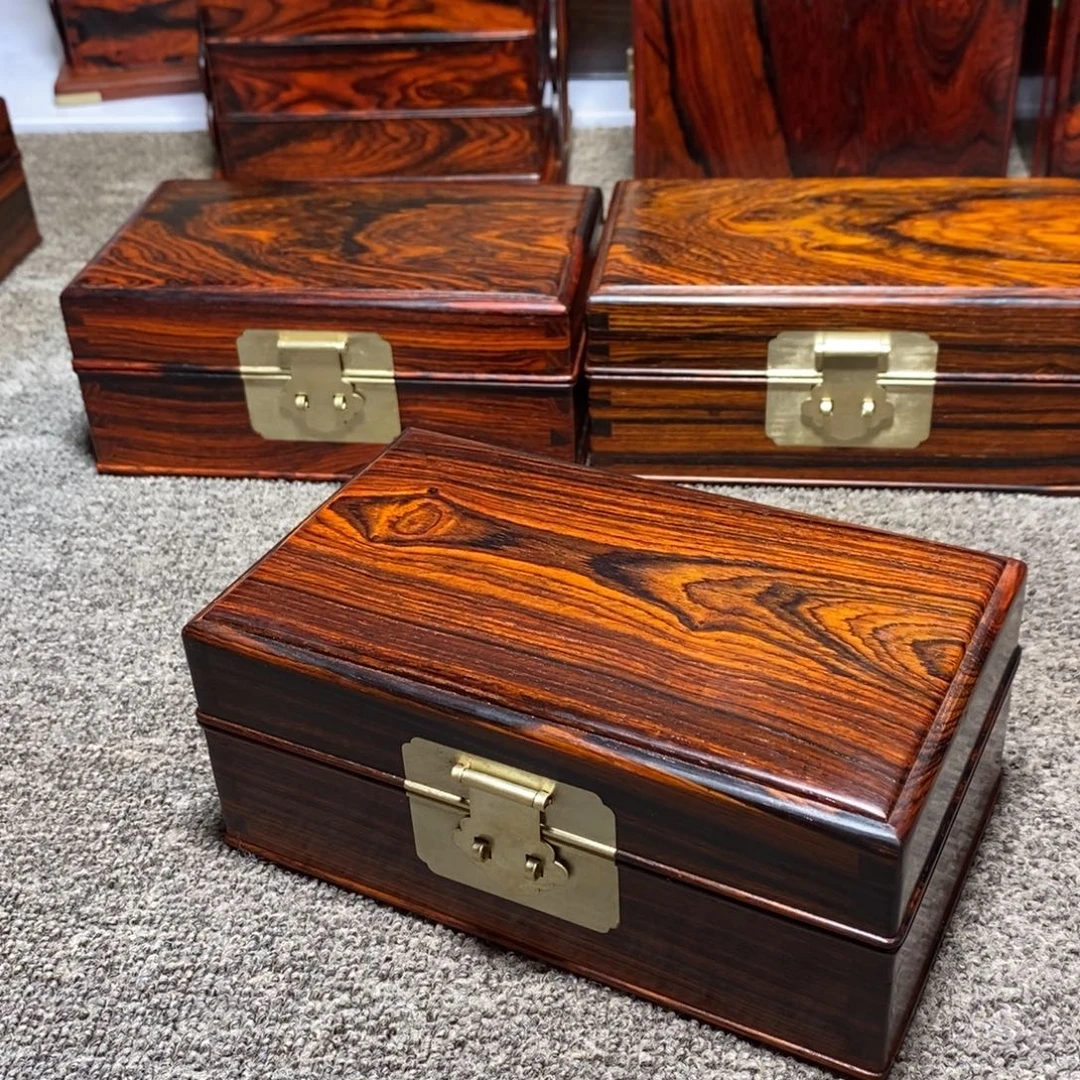 微凹黄檀（南美大红酸枝）