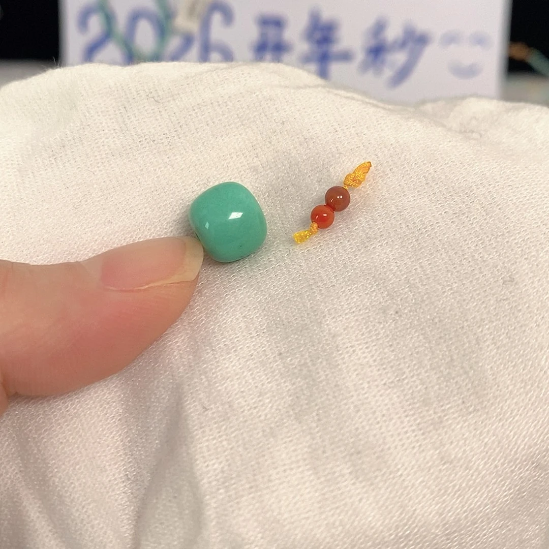 南红玛瑙未镶嵌珠宝奇石