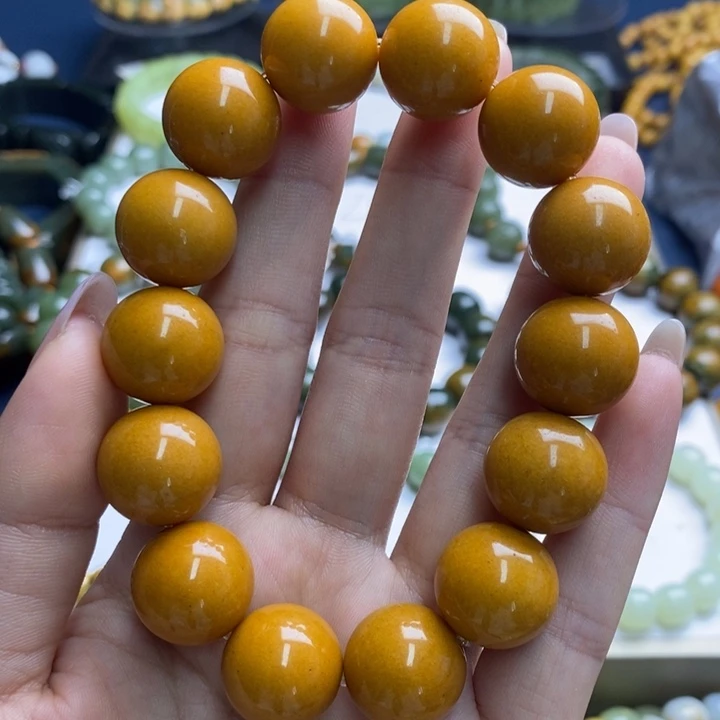 未镶嵌蛇纹石玉珠宝奇石