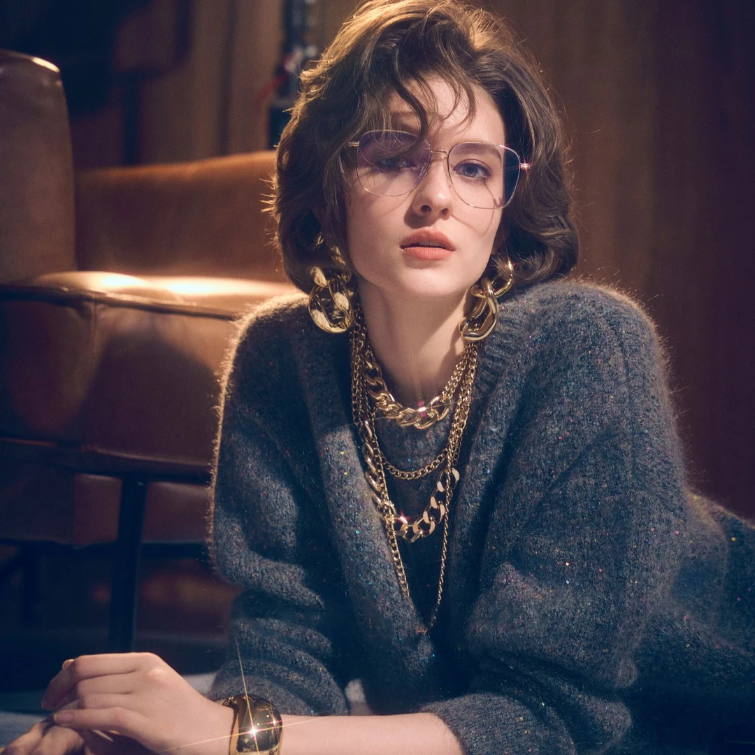 银河女神 软糯重磅JIN口马海毛亮片宽松显瘦长袖针织衫MS244207