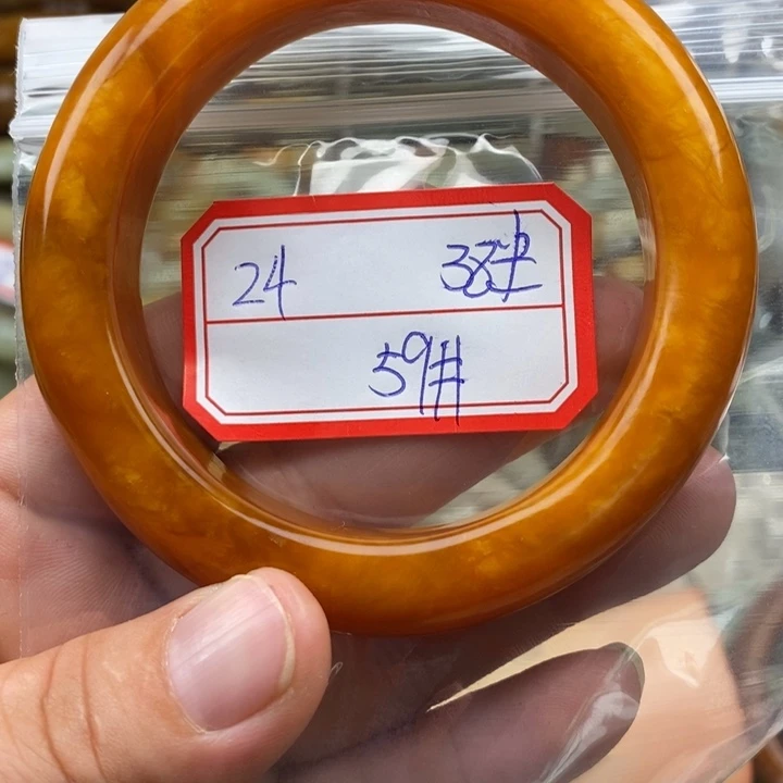 蛇纹石玉未镶嵌颈饰?