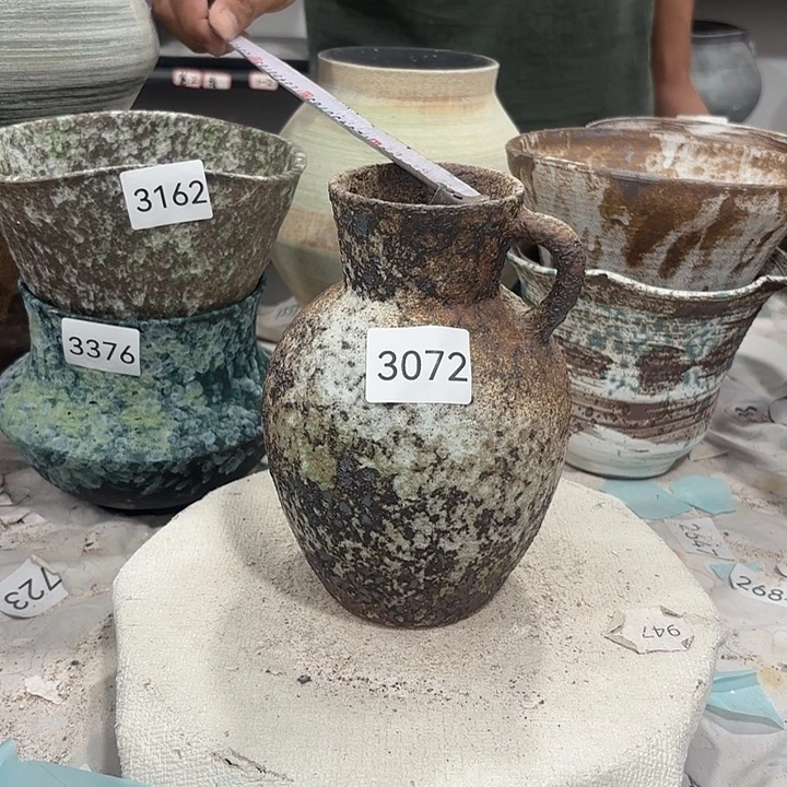 摆件3072，高20，口7，无孔