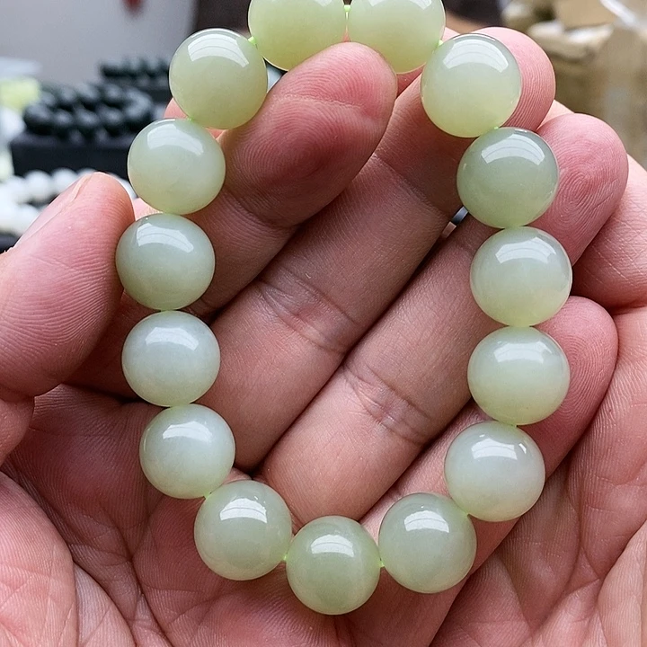 【闪购商品】未镶嵌手串和田玉14浅晴水绿