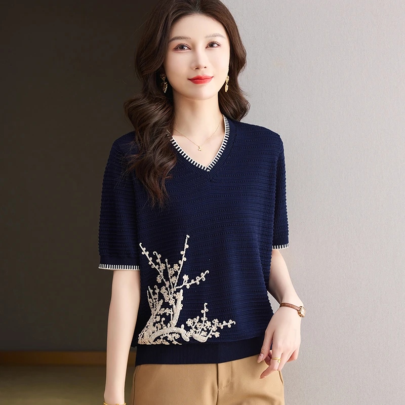 夏季大码女装洋气短袖T恤中年妈妈气质刺绣v领针织衫薄款显瘦上衣