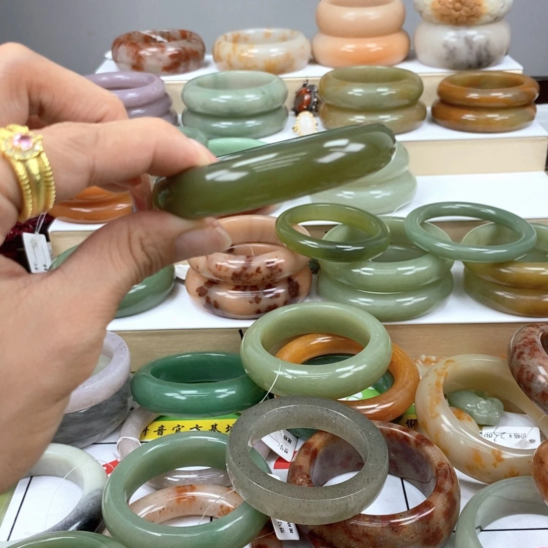 石英质玉手镯未镶嵌暖*